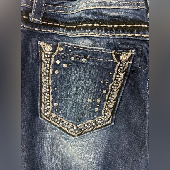 Miss Me women’s Easy Crop distressed dark wash bejeweled cropped jeans. Size 27 - Picture 9 of 10